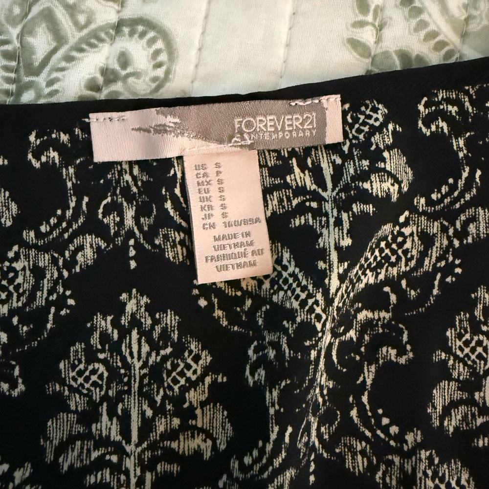 Forever 21 Black and White Patterned Dress - Picture 4 of 6